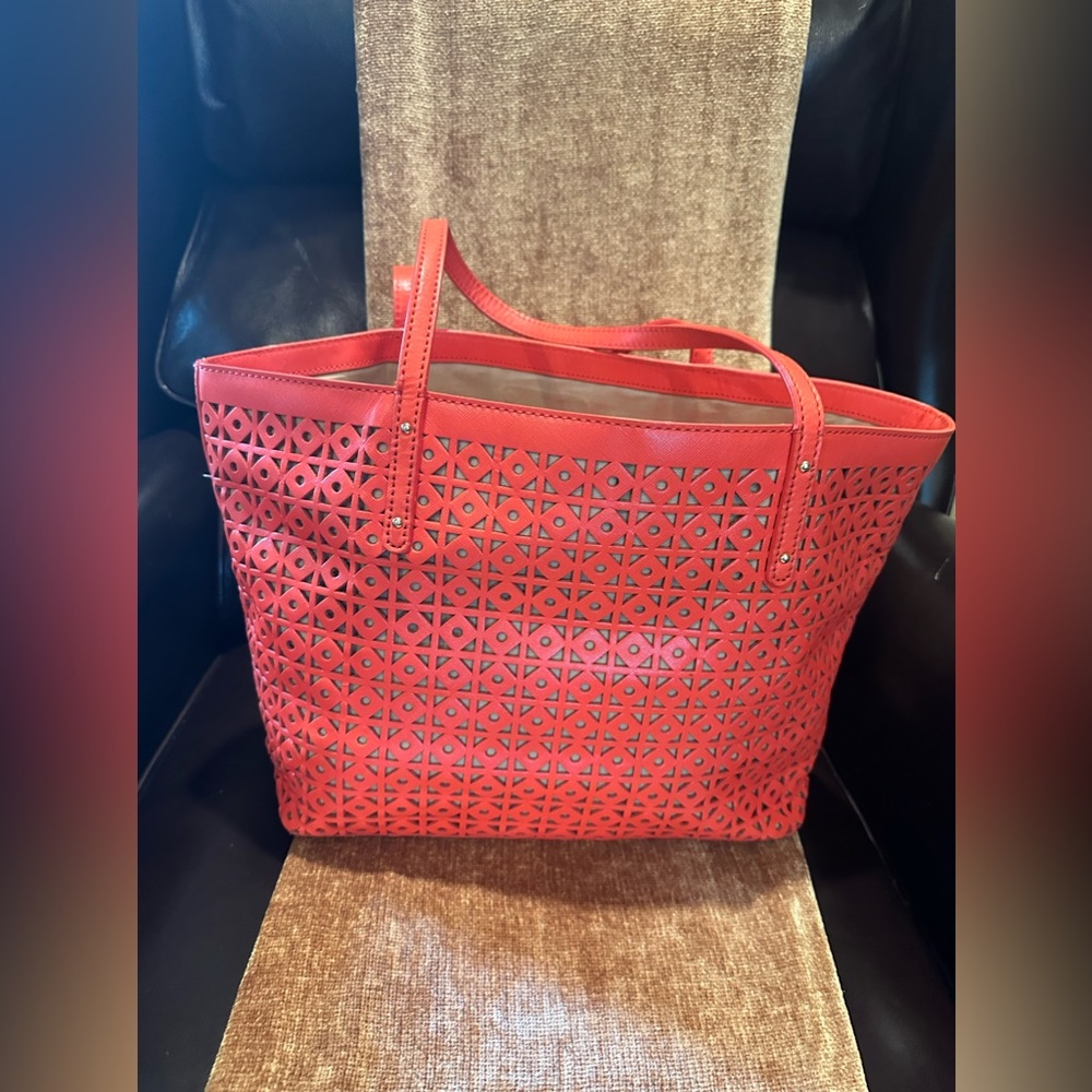 Beautiful Kate Spade - Picture 4 of 12